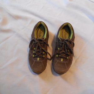 clarks women's in motion kick walking shoes